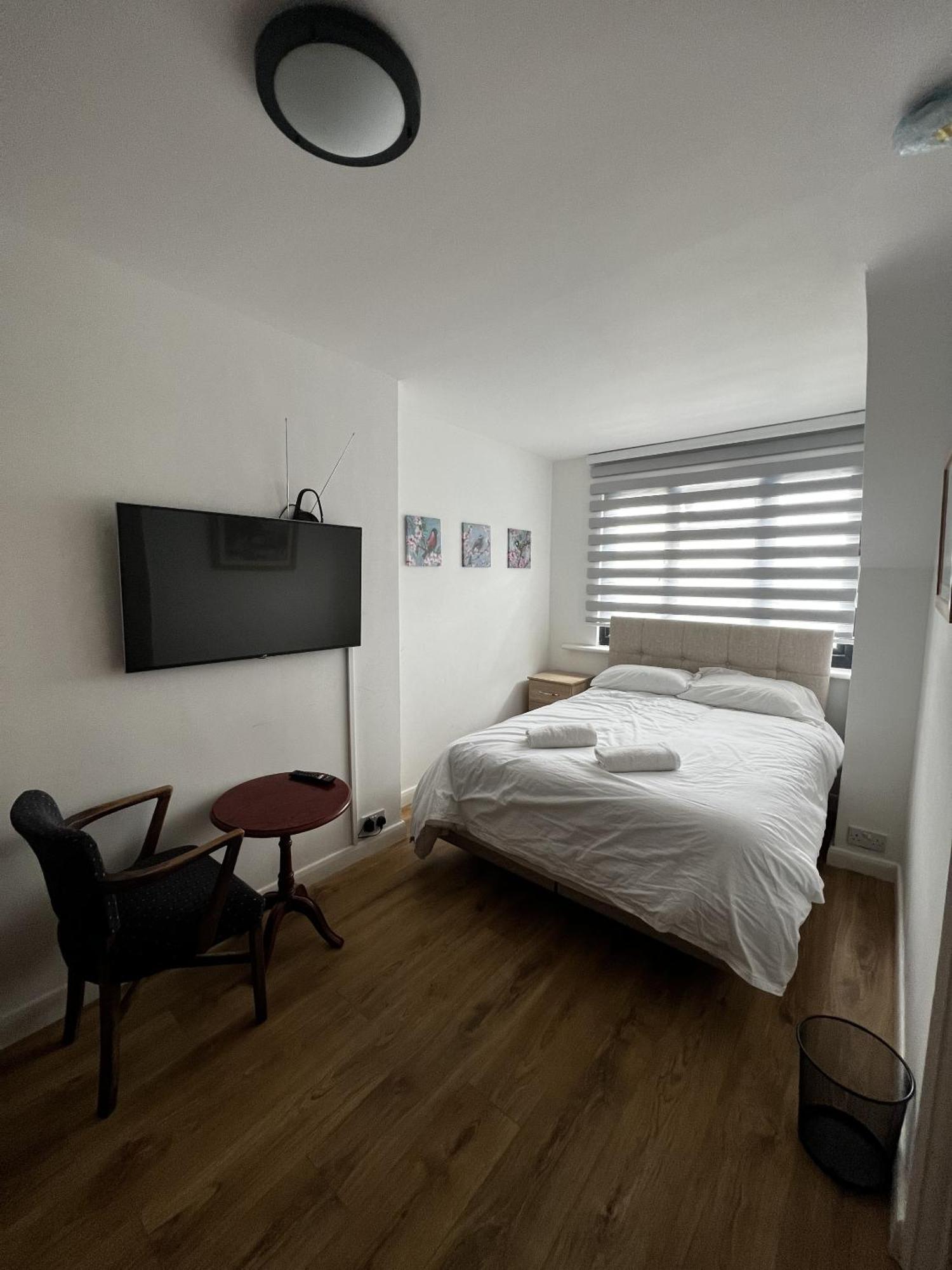 The Barrington Hotel New Barnet 객실 사진